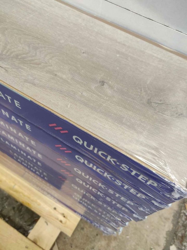 Quickstep Impressive Soft Oak Grey Laminate Flooring – £40 Per Pack (1.835 Sq Mtrs)